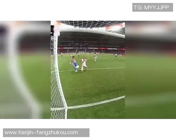 足球巨星经典瞬间集锦 狂野进球技惊四座 热血拼搏燃爆赛场 足球巨星经典瞬间集锦 狂野进球技惊四座 热血拼搏燃爆赛场