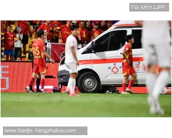 足球赛场上猝死球星的悲剧：揭示心脏疾病对运动员生命的威胁与防范